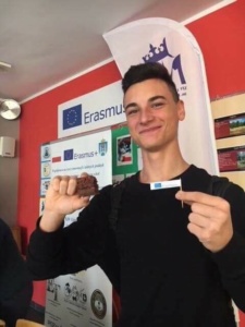 0986EC46-B24A-4F8A-A417-AE8E0F12ED97