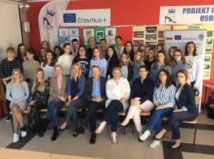 8DB0AD44-03D3-44DF-AFD0-5E3D48E34F85