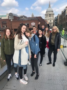 f4fb84f9-abce-494b-9443-acd1996dea61