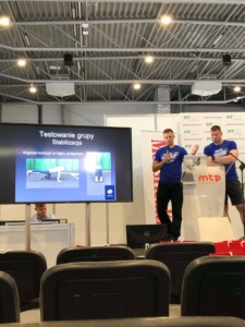 received_1809111962454373