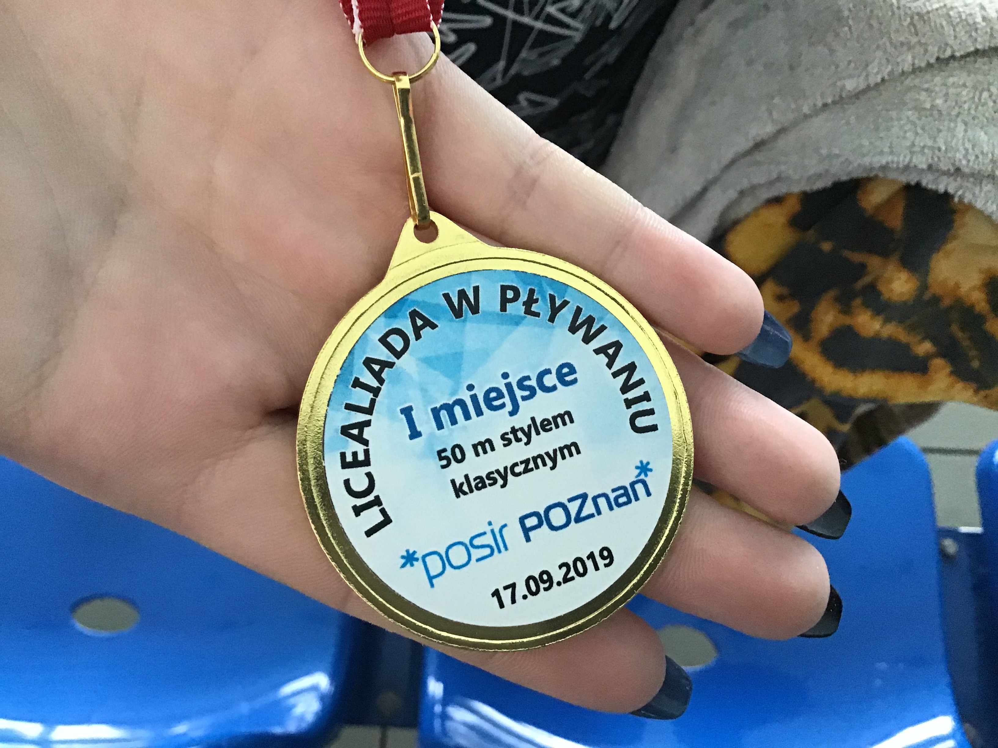 6E471EC9-59D9-4665-8525-405EE3EFCC87